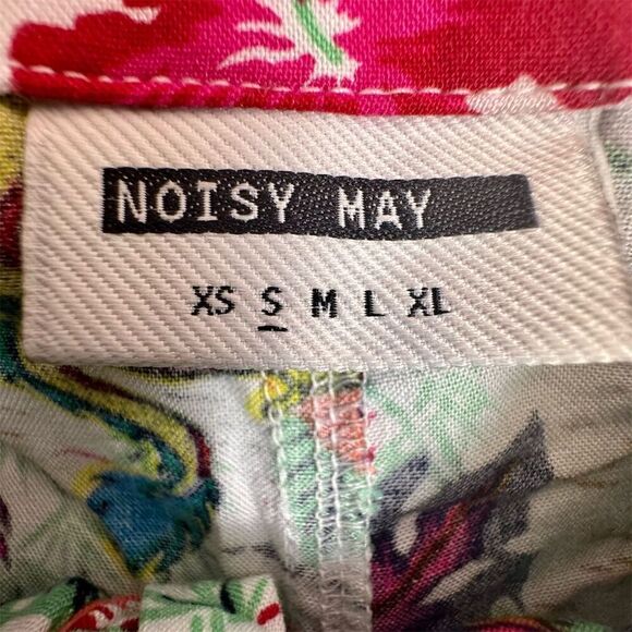 Noisy May Women's Floral Dragon Print Shorts Tropical Parrot Palm Size S - Picture 3 of 12